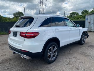 2017 Mercedes-Benz GLC 300 - Exterior Rear Right Corner Image